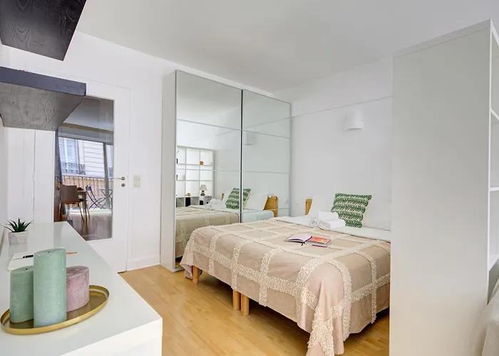 St Germain & Le Bon Marche With Balcony - Cityapartmentstay Διαμέρισμα Παρίσι