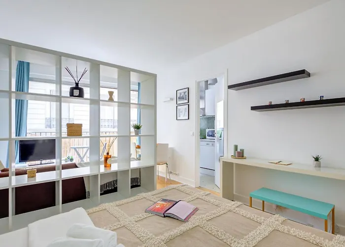 St Germain & Le Bon Marche With Balcony - Cityapartmentstay Παρίσι